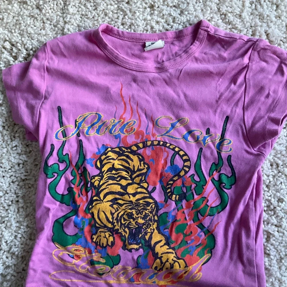 Urban Outfitters Pink Casual Tee - Picture 1 of 4